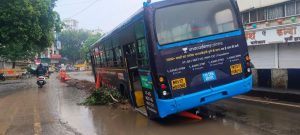 PMPML bus gets stuck in pothole