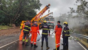 mulshi tanker overturns